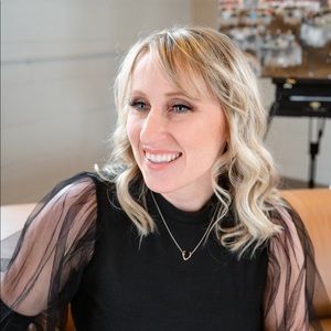 Meet your Posher, Leanne